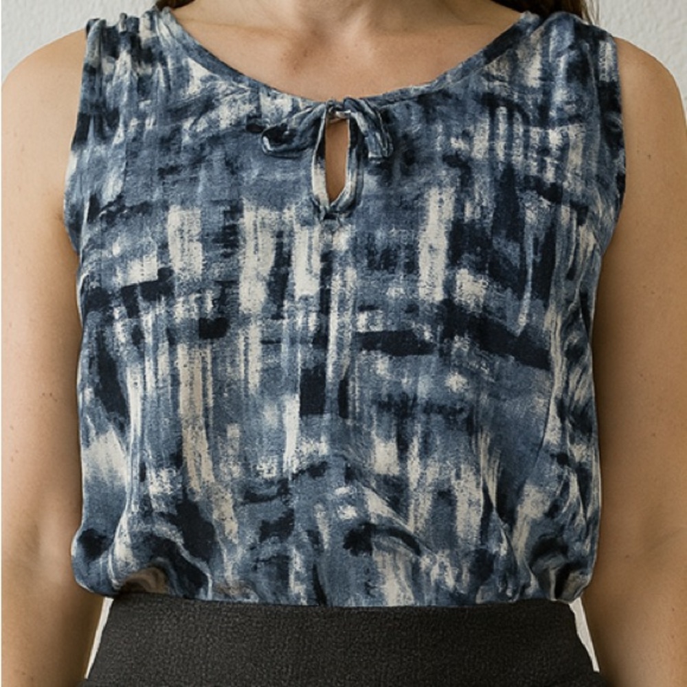 Chic by Jacob Abstract Blue and White Blouse with Keyhole Neck Detail & Tie
